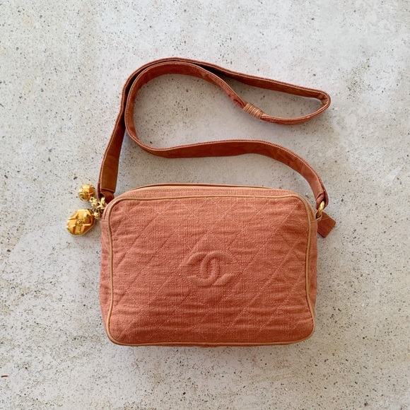 vintage chanel quilted handbag